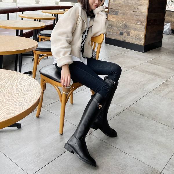 レザーバックルロングブーツ