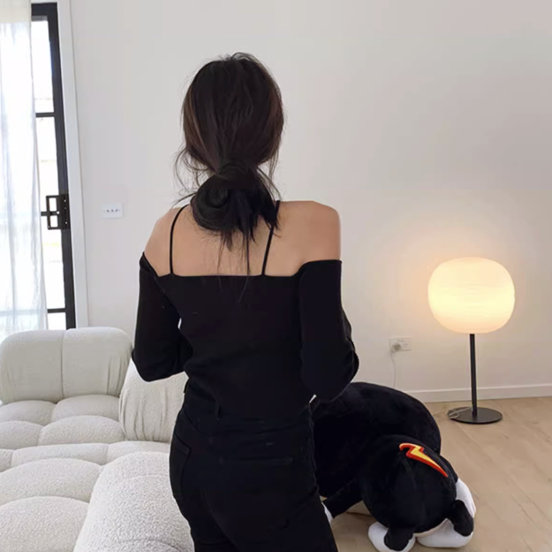 ホルターネックオフショルダートップス