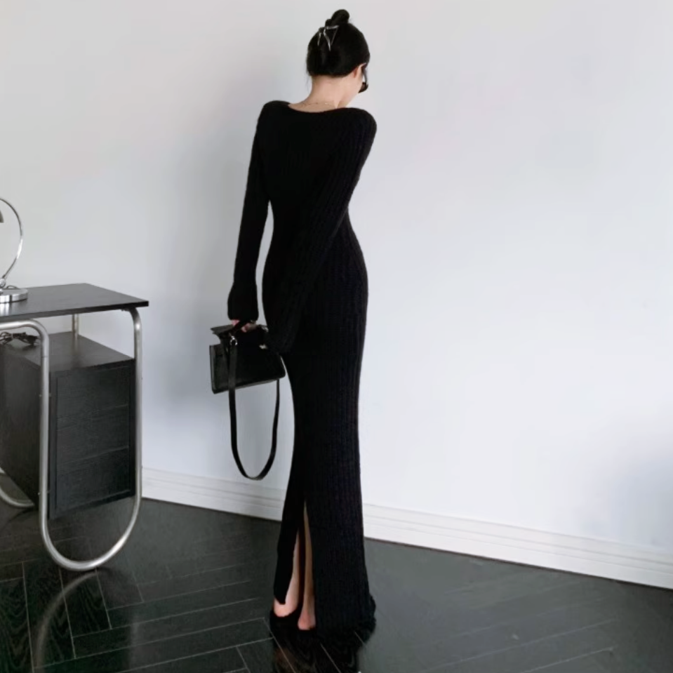 Vネックロングニットドレス