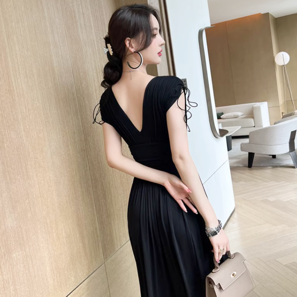 Vネックシャーリングロングワンピース