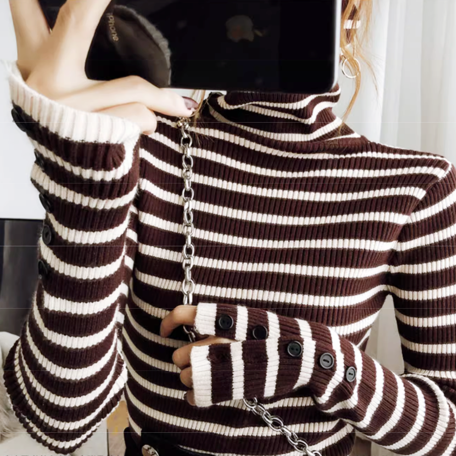 タートルネックボーダートップス