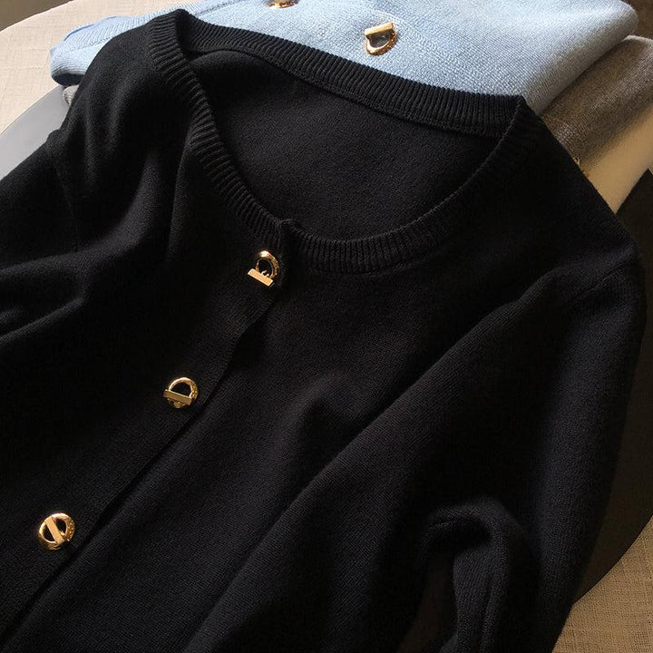 バックルボタンカーディガン