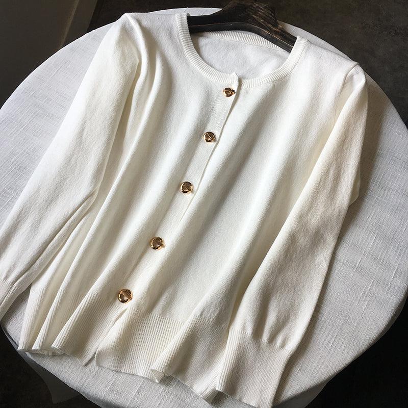 バックルボタンカーディガン