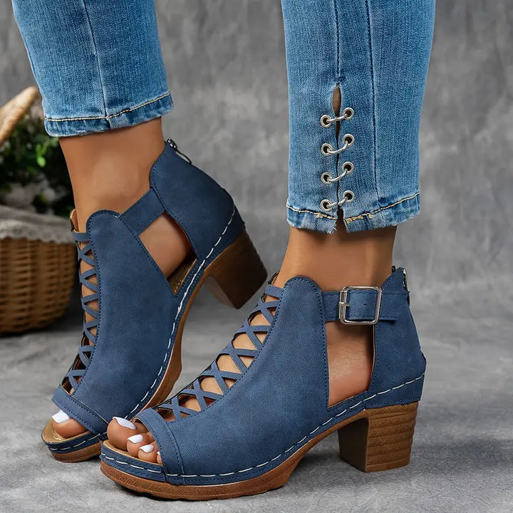 Alexia - スタイリッシュなハイヒールサンダル