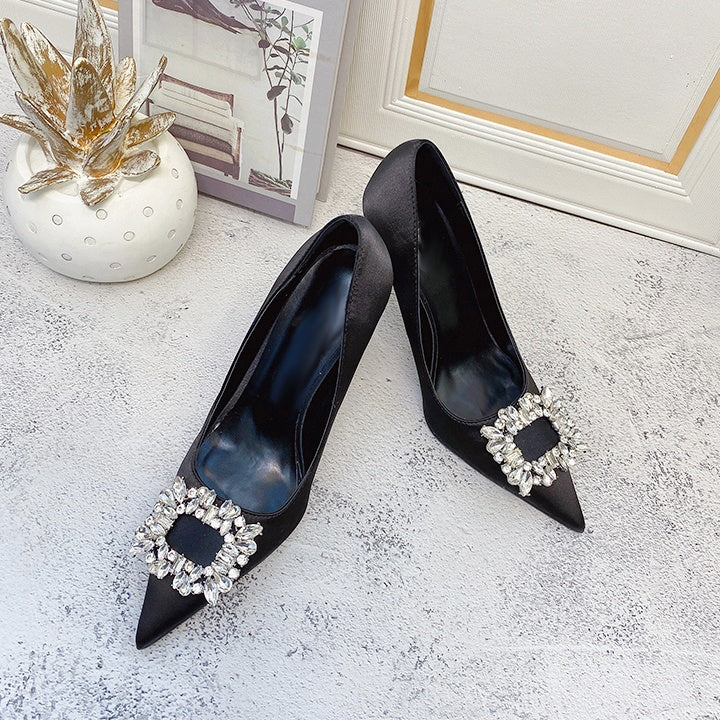 ビジューハイヒールパンプス