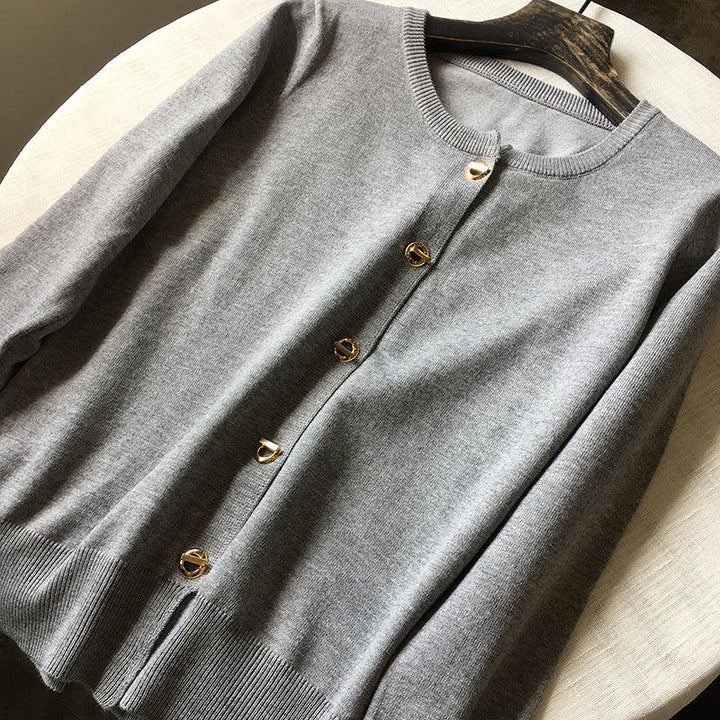 バックルボタンカーディガン