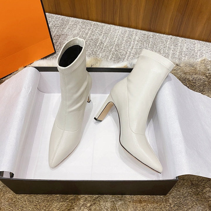 ポインテッドトゥレザーショートブーツ