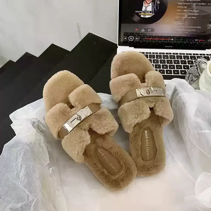 バックルフラットファーサンダル