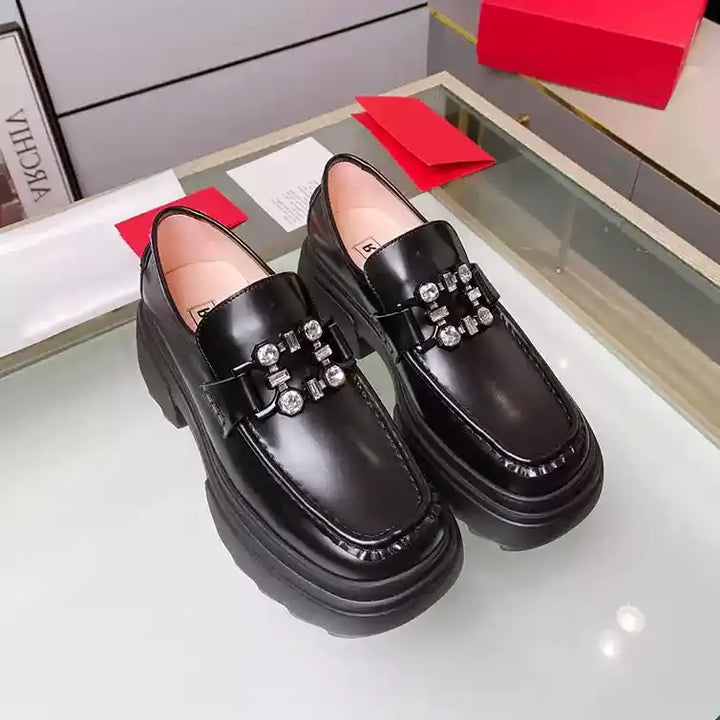 ビジューバックルローファー