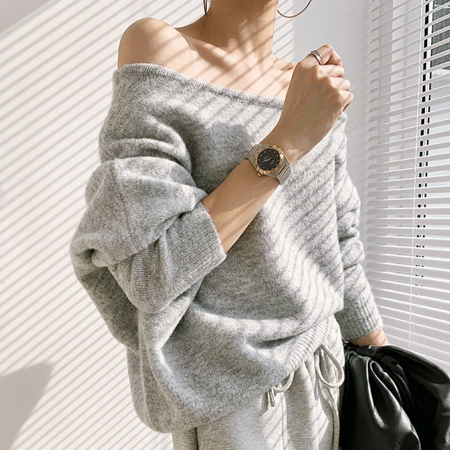 オフショルダールーズニット