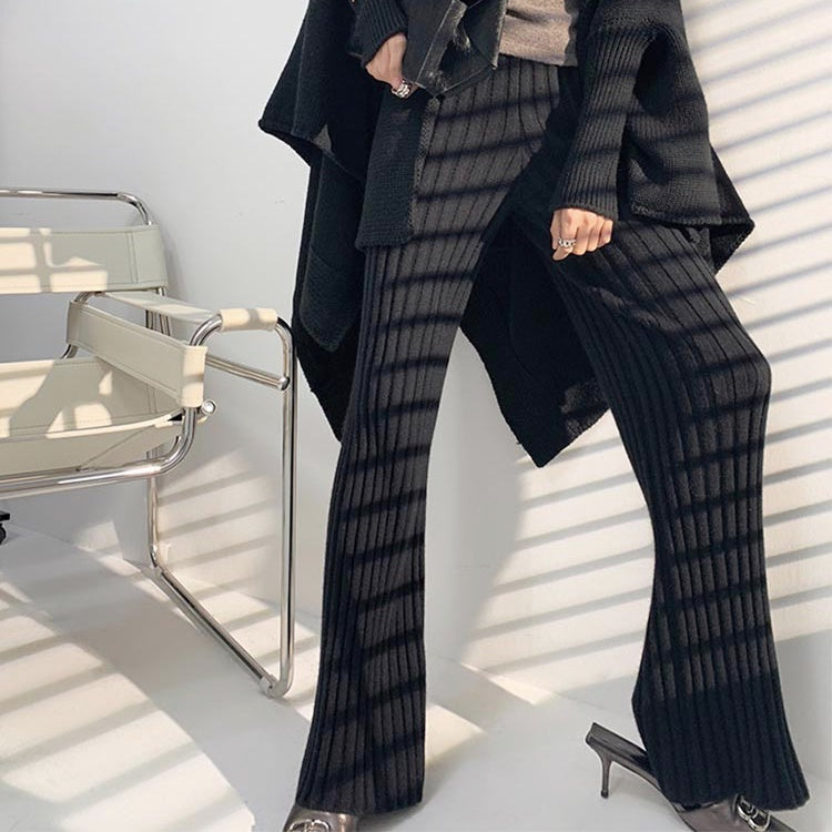 リブニットフレアパンツ