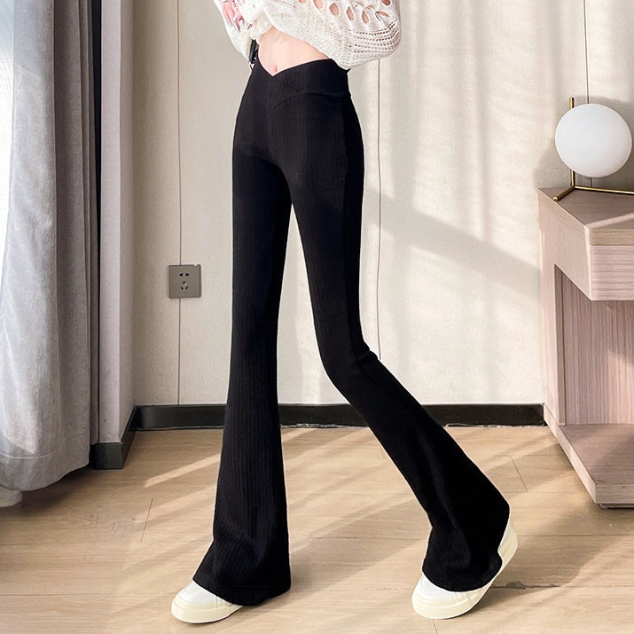 リブニットスリムフレアパンツ