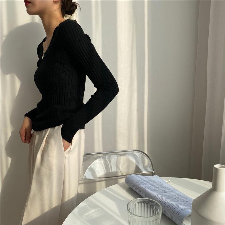 Uネックリブニット