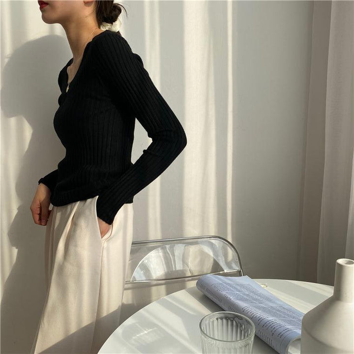 Uネックリブニット