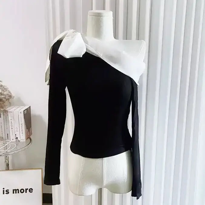 バイカラーオフショルダーリボントップス