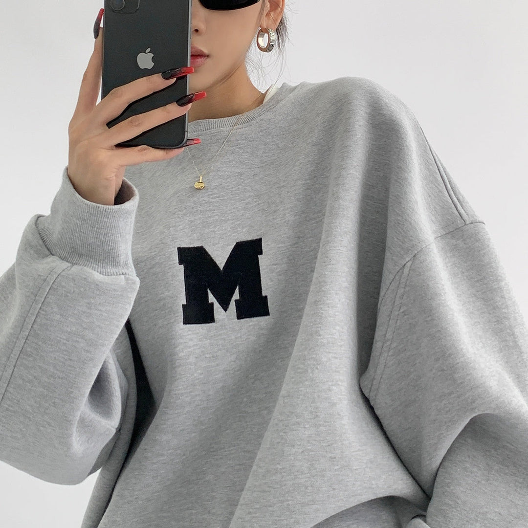 イニシャル刺繍スウェット