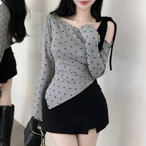 アシンメトリーリボンショルダードットトップス