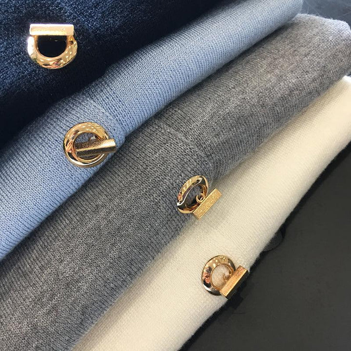 バックルボタンカーディガン