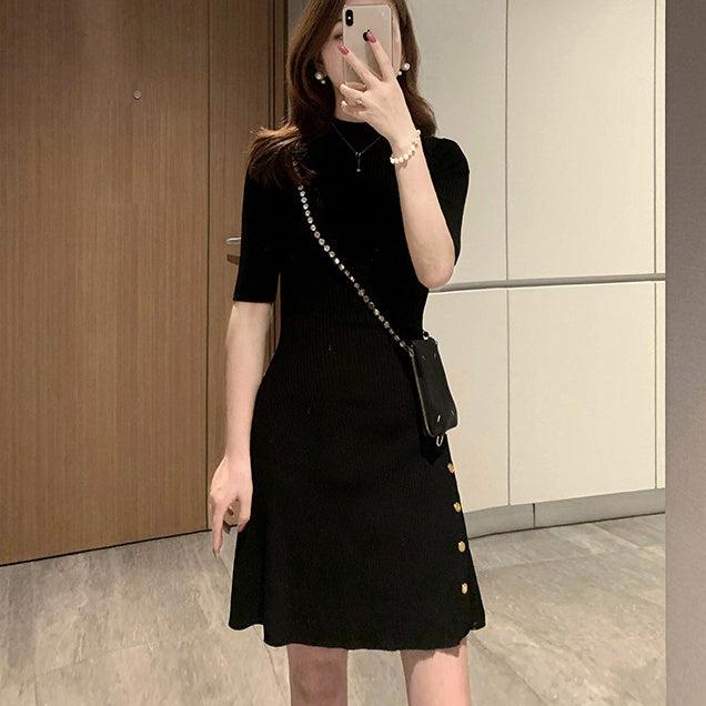 ボタンラインニットワンピース