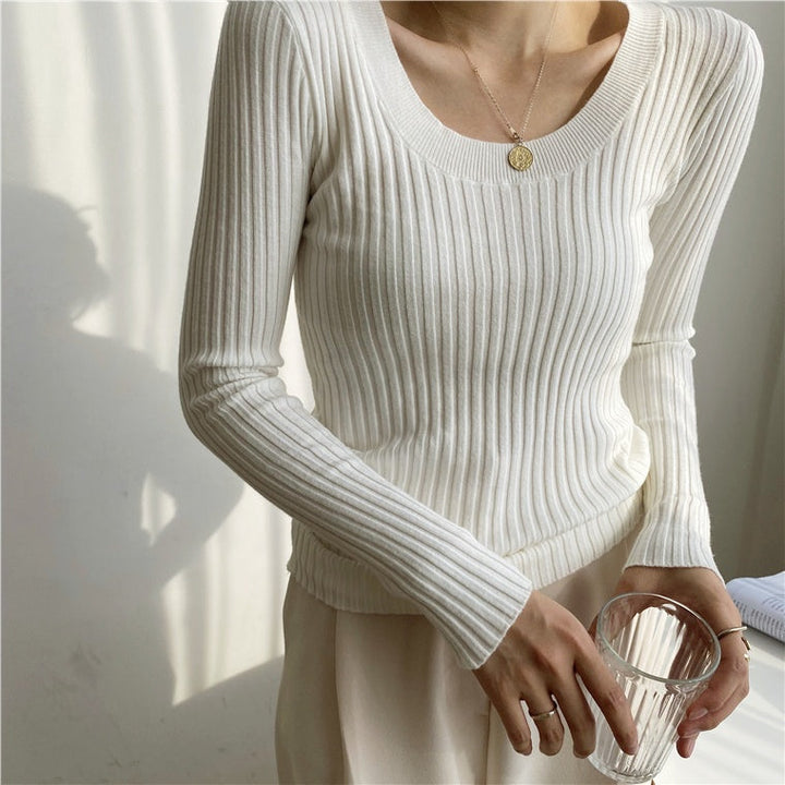 Uネックリブニット