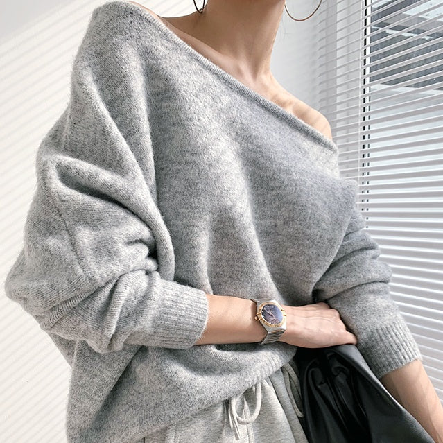 オフショルダールーズニット