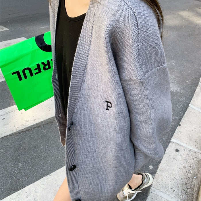 イニシャルニットカーディガン