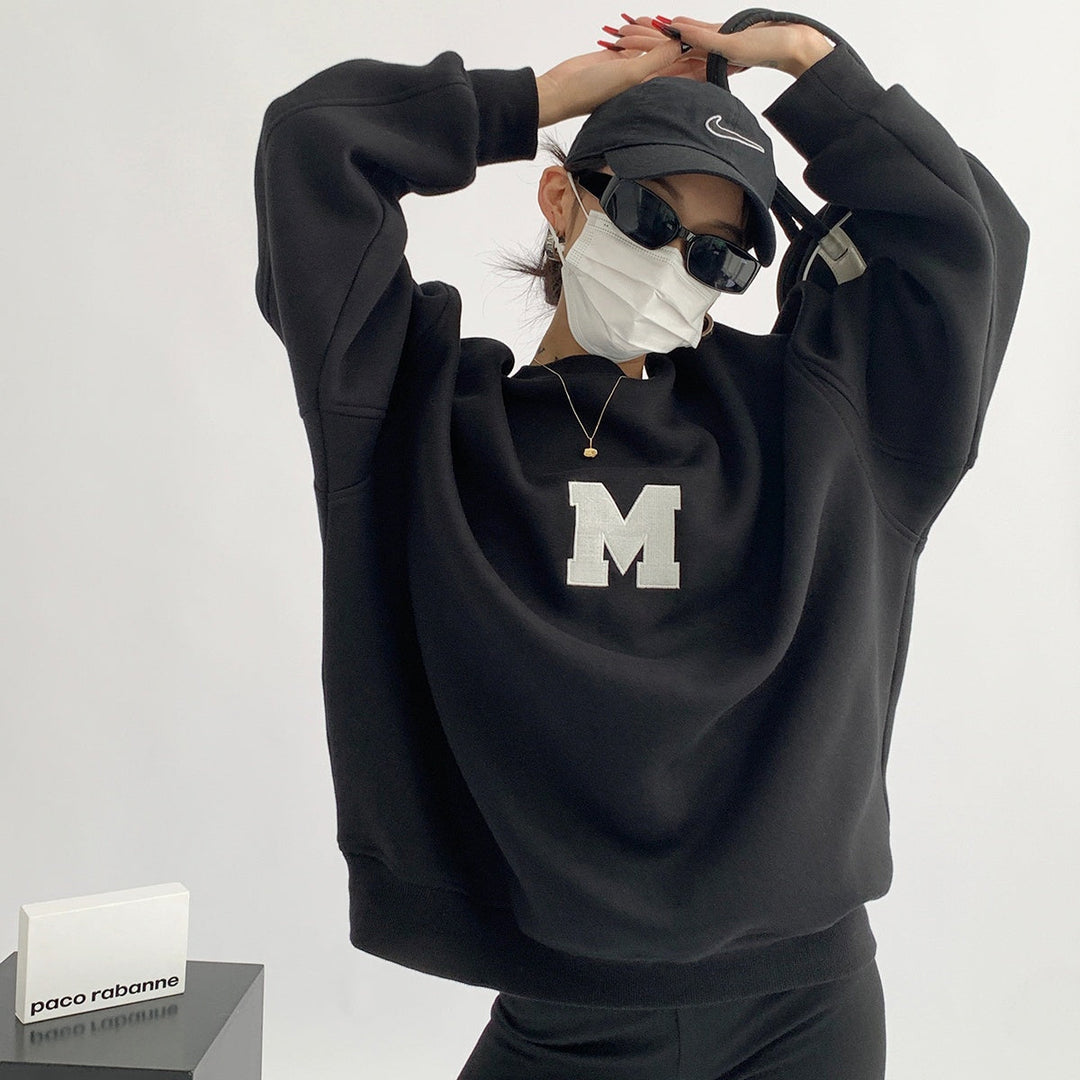 イニシャル刺繍スウェット