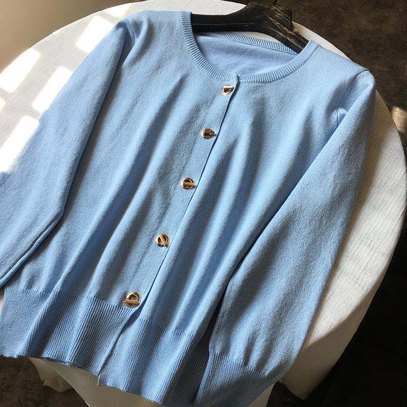 バックルボタンカーディガン