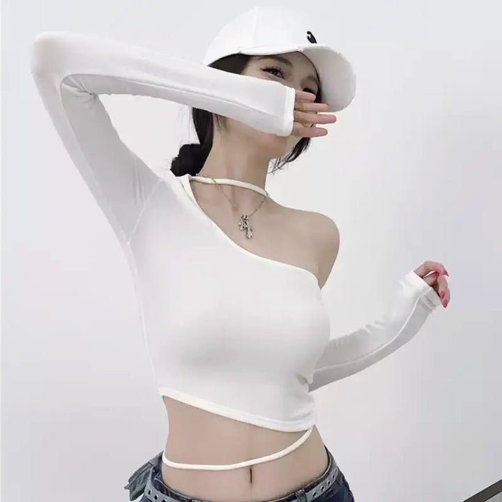 オフショルダーアシンメトリーストラップトップス