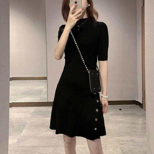 ボタンラインニットワンピース