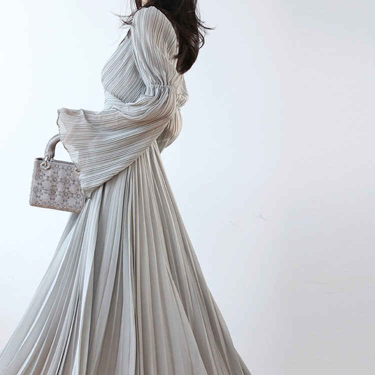 ホルターネックベルスリーブプリーツドレス