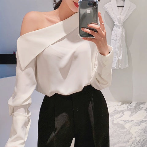 ワンショルダーデザインカラーブラウス