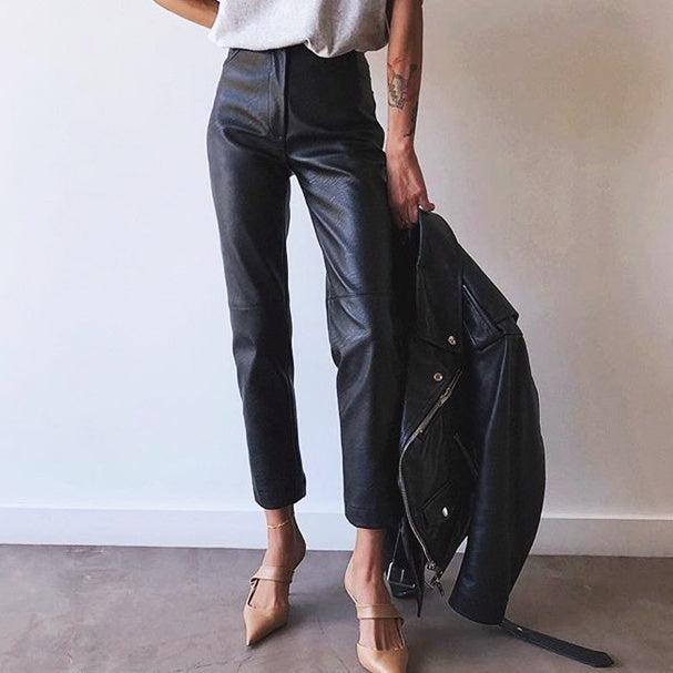 ブラックレザーストレートパンツ