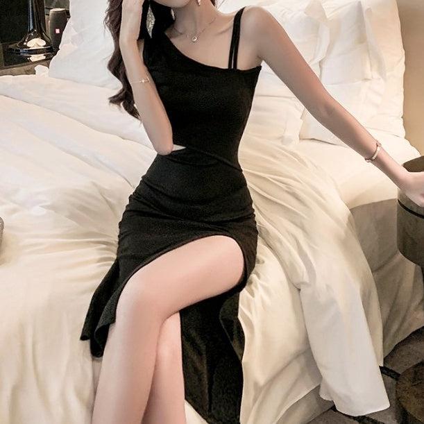 アシンメトリースリットドレス