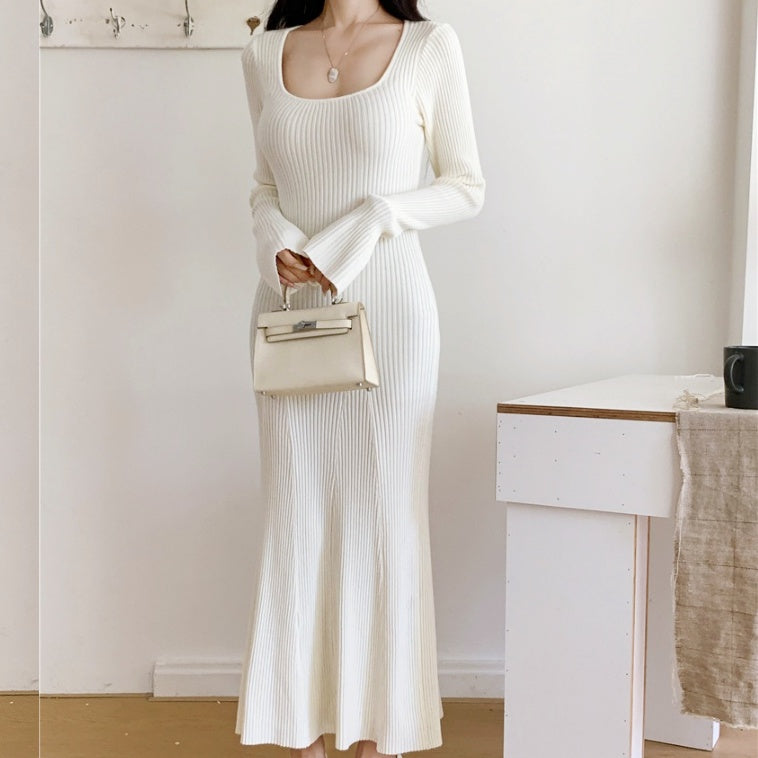 ラウンドネックフレアニットロングワンピース