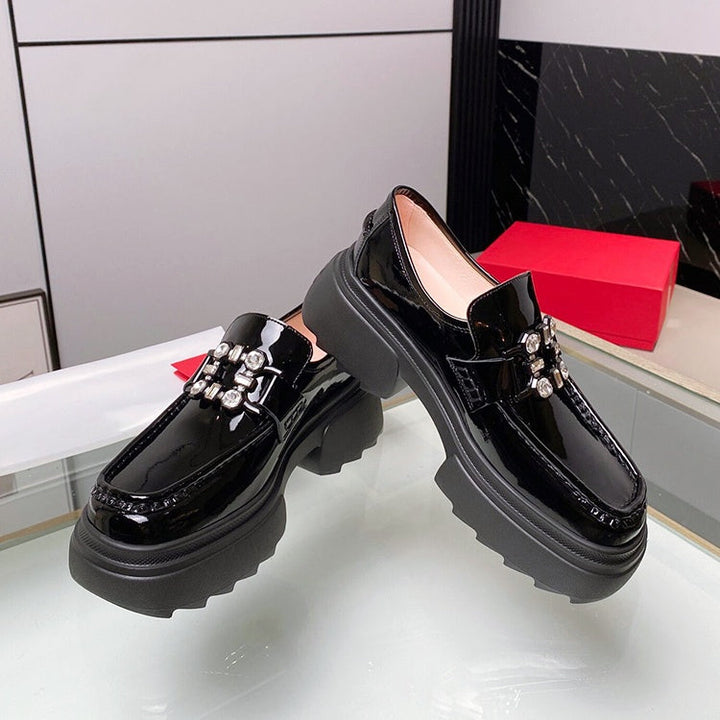 ビジューバックルローファー