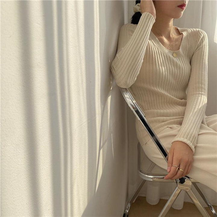 Uネックリブニット