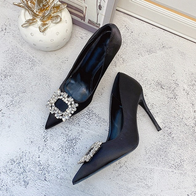 ビジューハイヒールパンプス