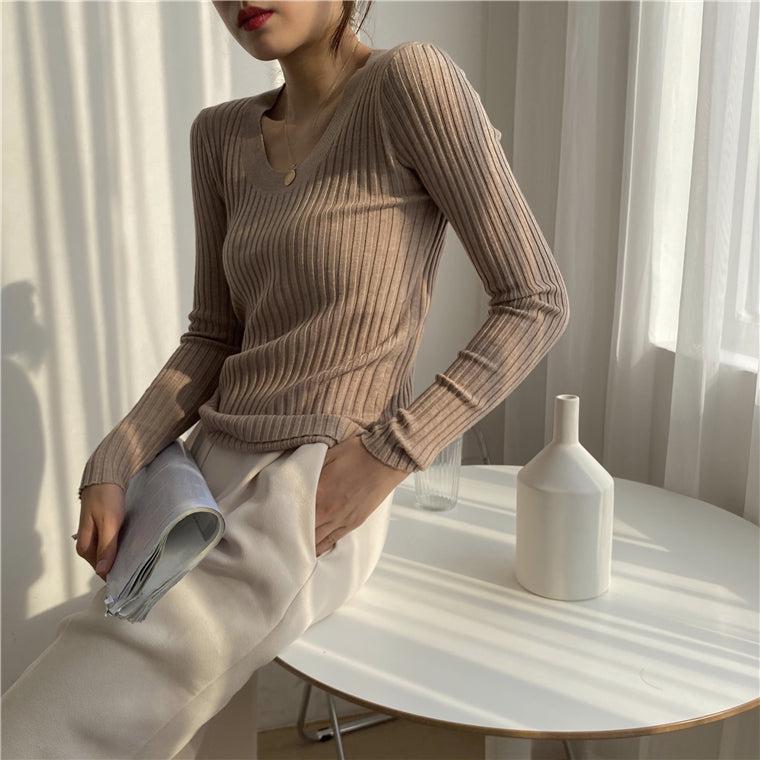 Uネックリブニット