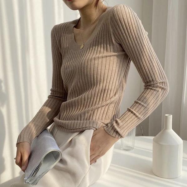 Uネックリブニット