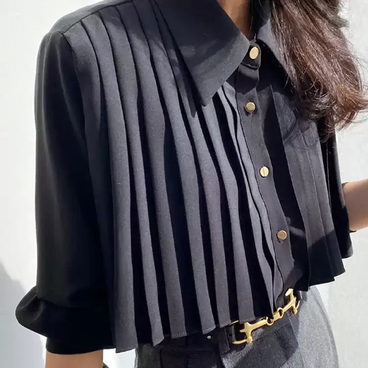 プリーツデザインクロップドシャツ