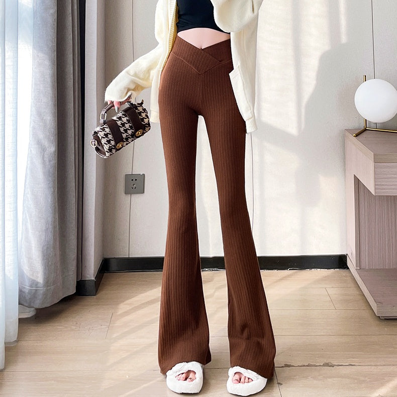 リブニットスリムフレアパンツ