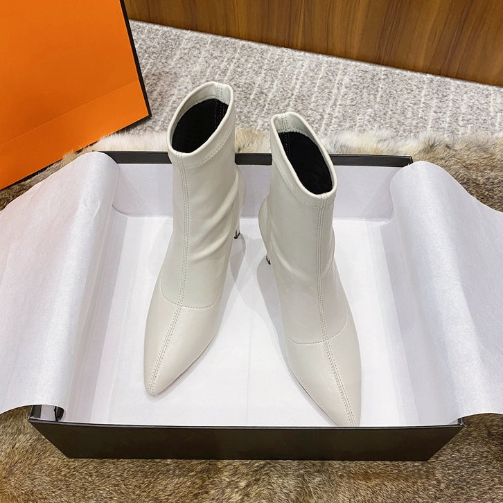 ポインテッドトゥレザーショートブーツ