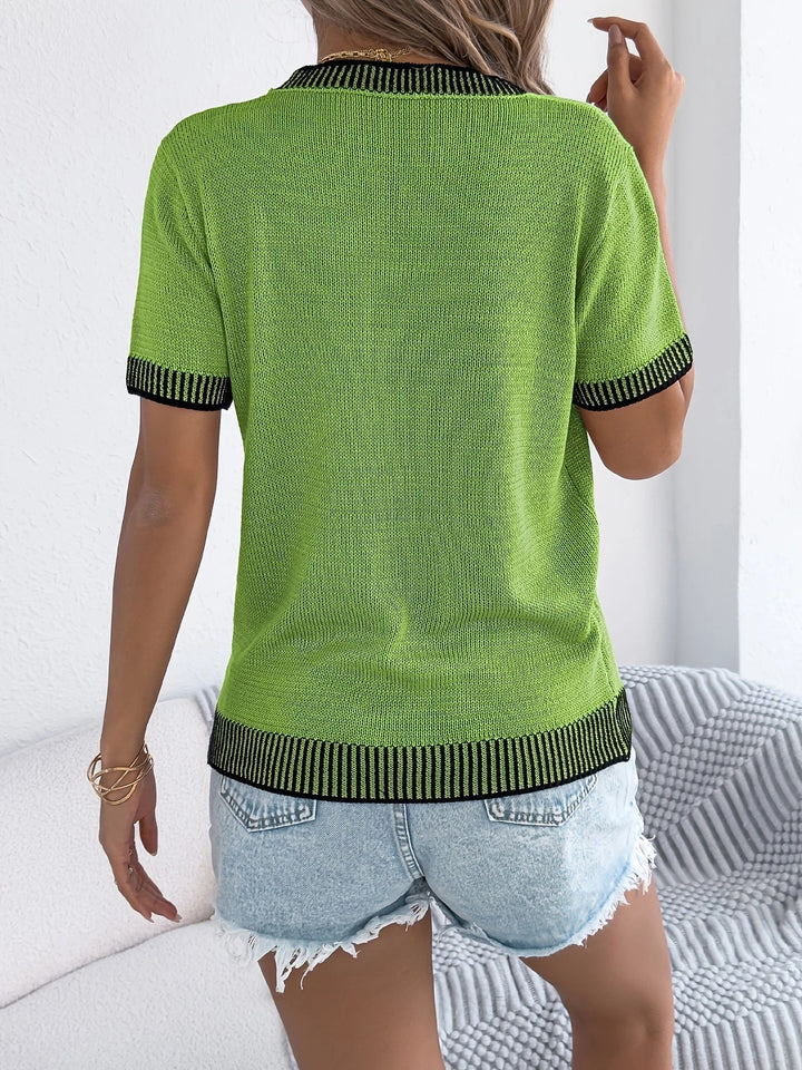 Alethea - エレガントな丸首とストライプの編み込みトップス