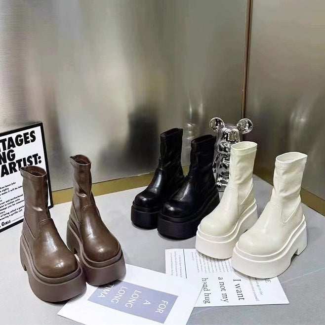 ボリュームソールショートブーツ