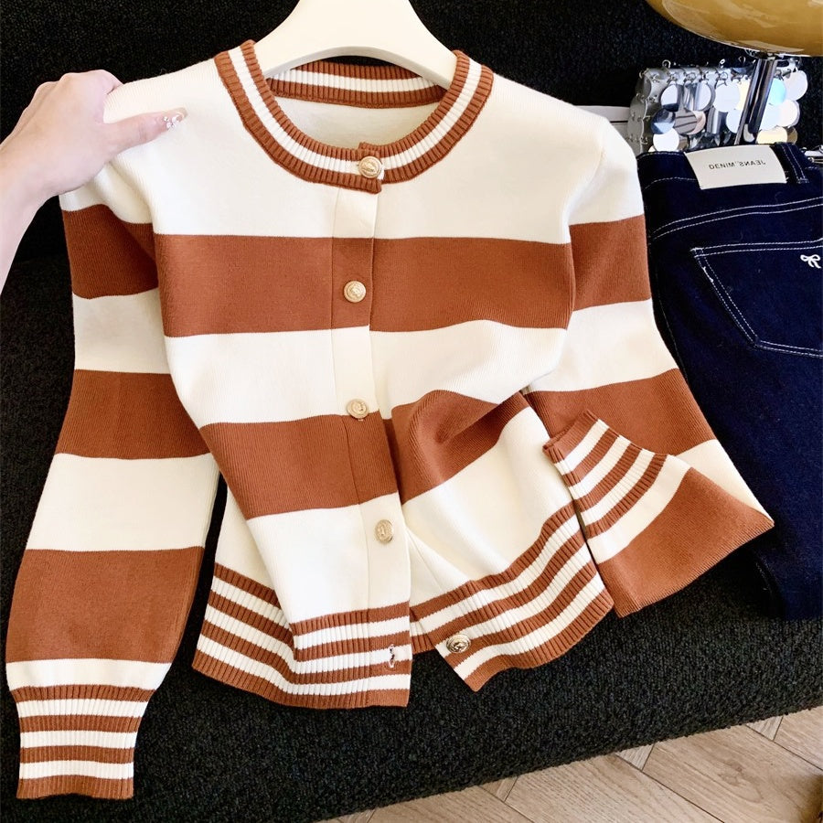 ゴールドボタンボーダーニットカーディガン