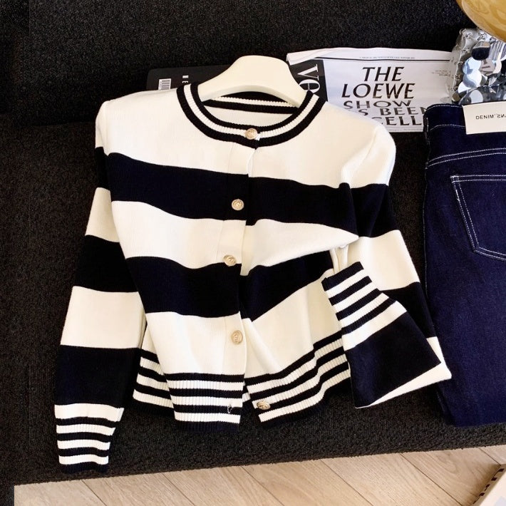 ゴールドボタンボーダーニットカーディガン