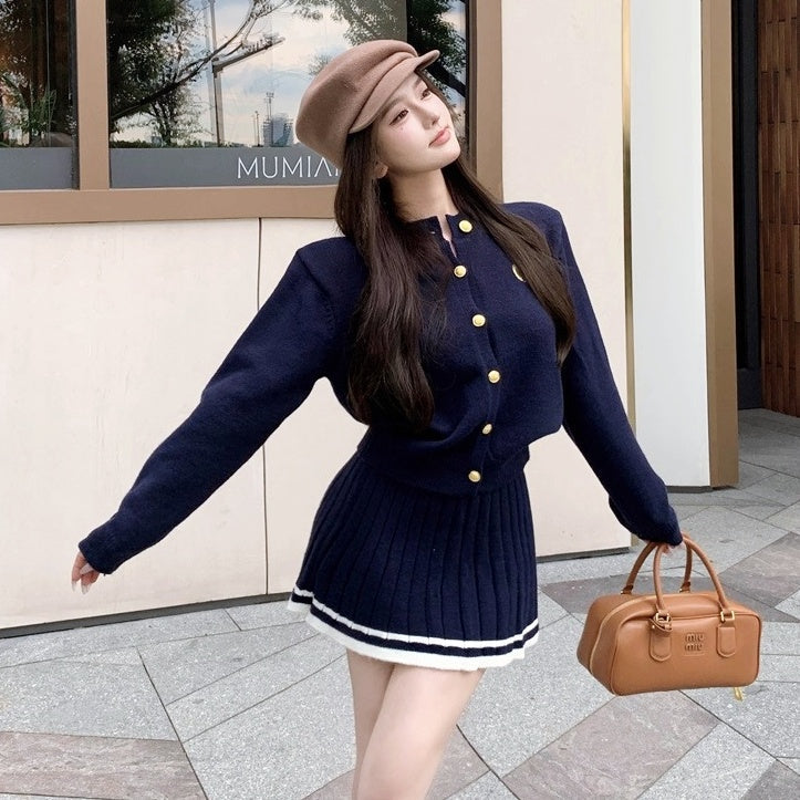 ゴールドボタンプリーツニットセットアップ