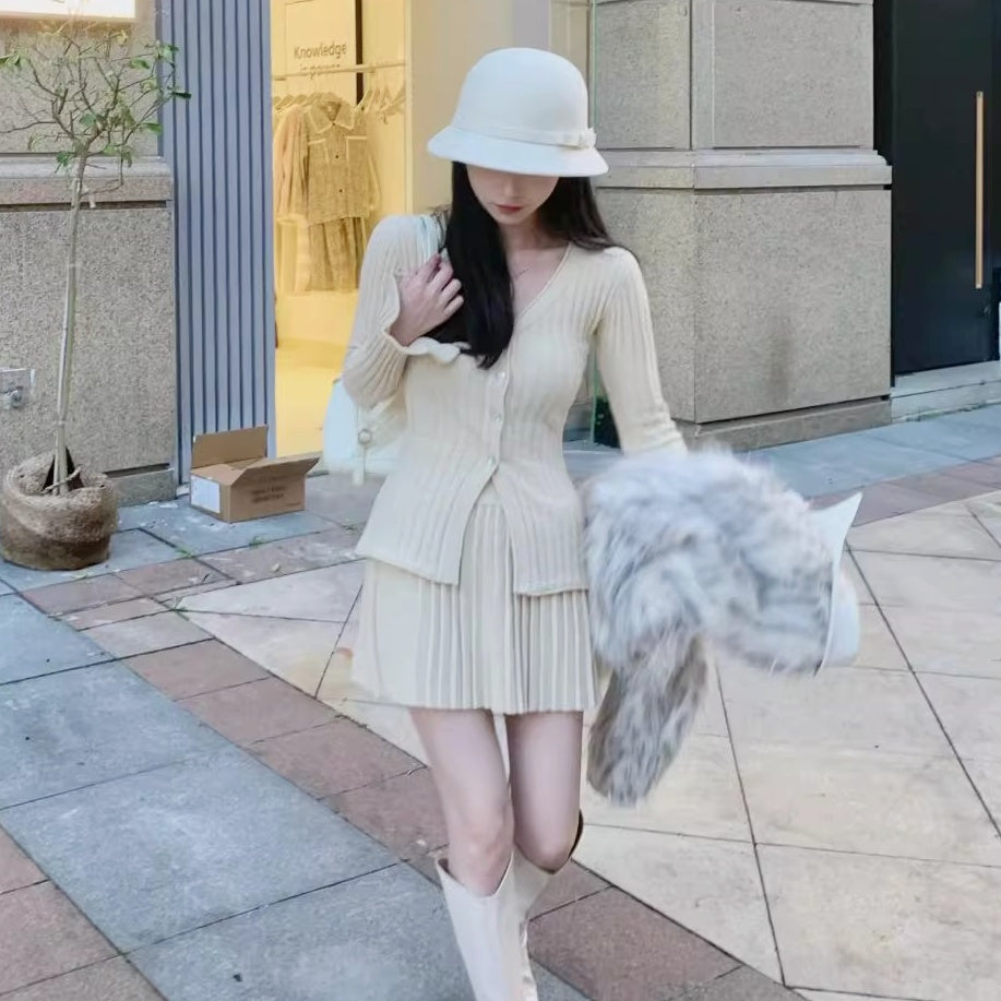 Vネックケーブルニットスカートアップ