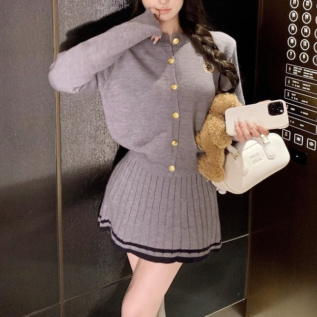 ゴールドボタンプリーツニットセットアップ